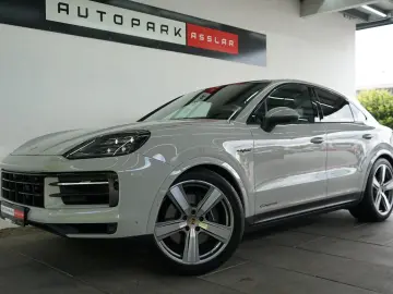PORSCHE Cayenne Coupe E-Hybrid Kreide MY25 SpAbgas 22z