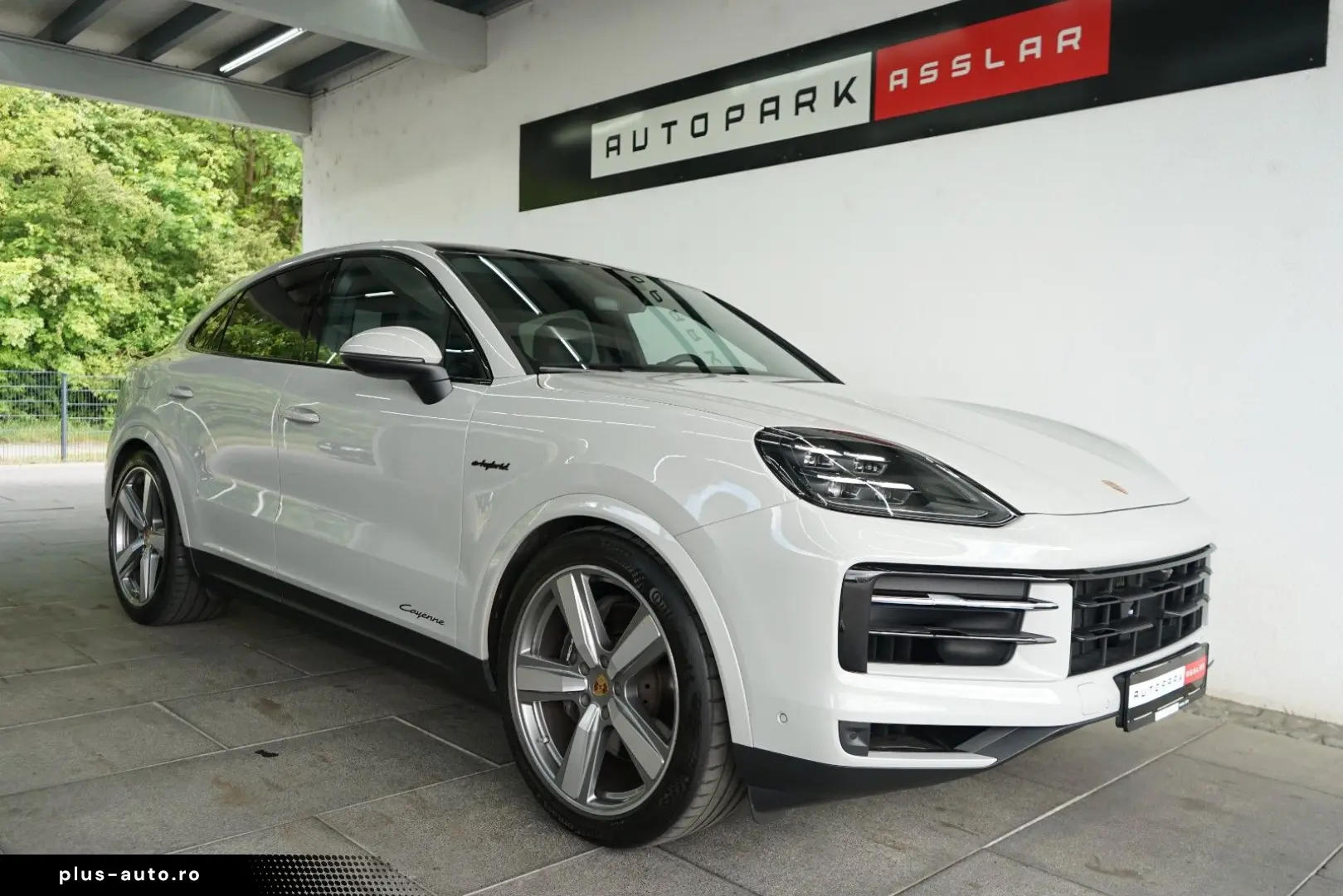 PORSCHE Cayenne Coupe E-Hybrid Kreide MY25 SpAbgas 22z