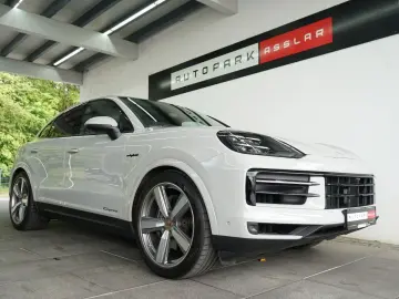 PORSCHE Cayenne Coupe E-Hybrid Kreide MY25 SpAbgas 22z
