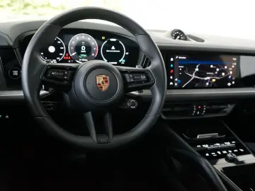 PORSCHE Cayenne Coupe E-Hybrid Kreide MY25 SpAbgas 22z