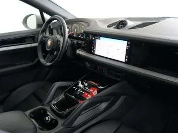 PORSCHE Cayenne Coupe E-Hybrid Kreide MY25 SpAbgas 22z
