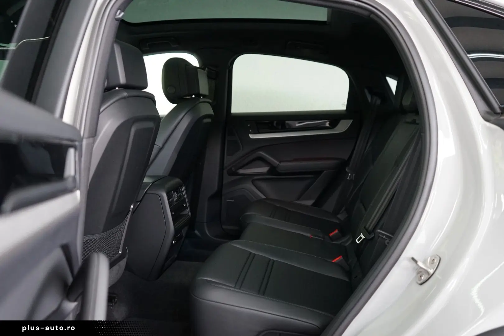 PORSCHE Cayenne Coupe E-Hybrid Kreide MY25 SpAbgas 22z