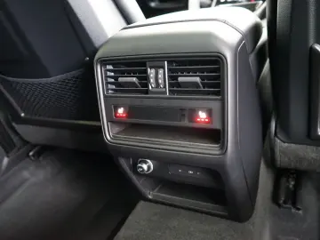 PORSCHE Cayenne Coupe E-Hybrid Kreide MY25 SpAbgas 22z