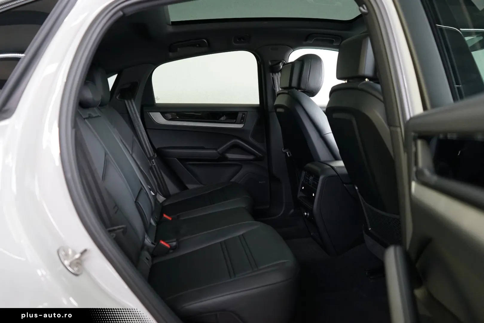 PORSCHE Cayenne Coupe E-Hybrid Kreide MY25 SpAbgas 22z