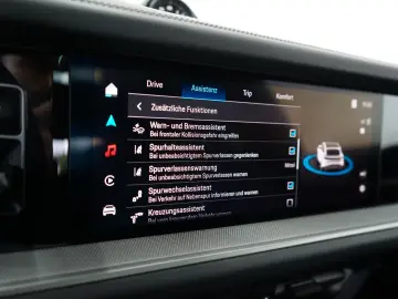 PORSCHE Cayenne Coupe E-Hybrid Kreide MY25 SpAbgas 22z