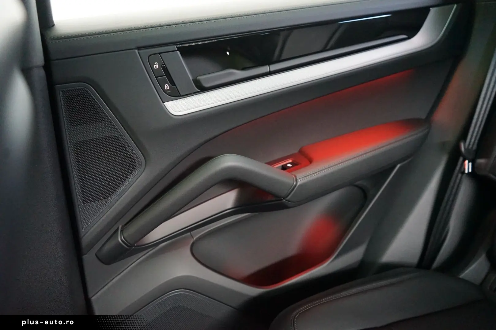 PORSCHE Cayenne Coupe E-Hybrid Kreide MY25 SpAbgas 22z