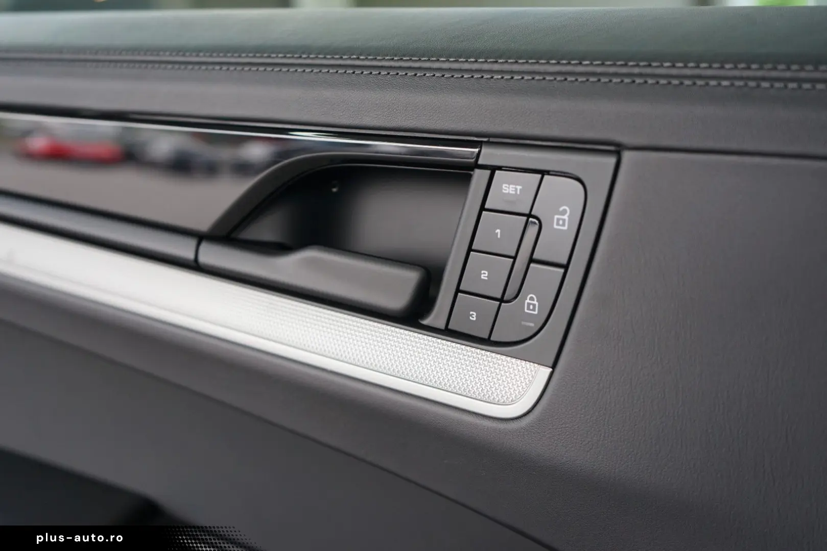 PORSCHE Cayenne Coupe E-Hybrid Kreide MY25 SpAbgas 22z