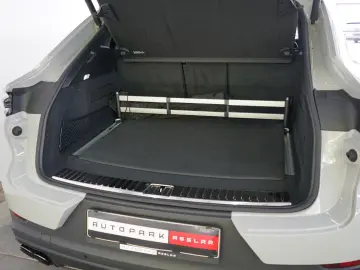 PORSCHE Cayenne Coupe E-Hybrid Kreide MY25 SpAbgas 22z