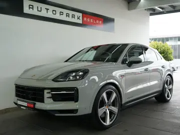 PORSCHE Cayenne Coupe E-Hybrid Kreide MY25 SpAbgas 22z