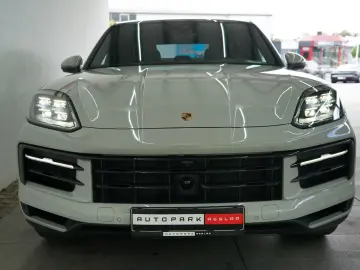 PORSCHE Cayenne Coupe E-Hybrid Kreide MY25 SpAbgas 22z