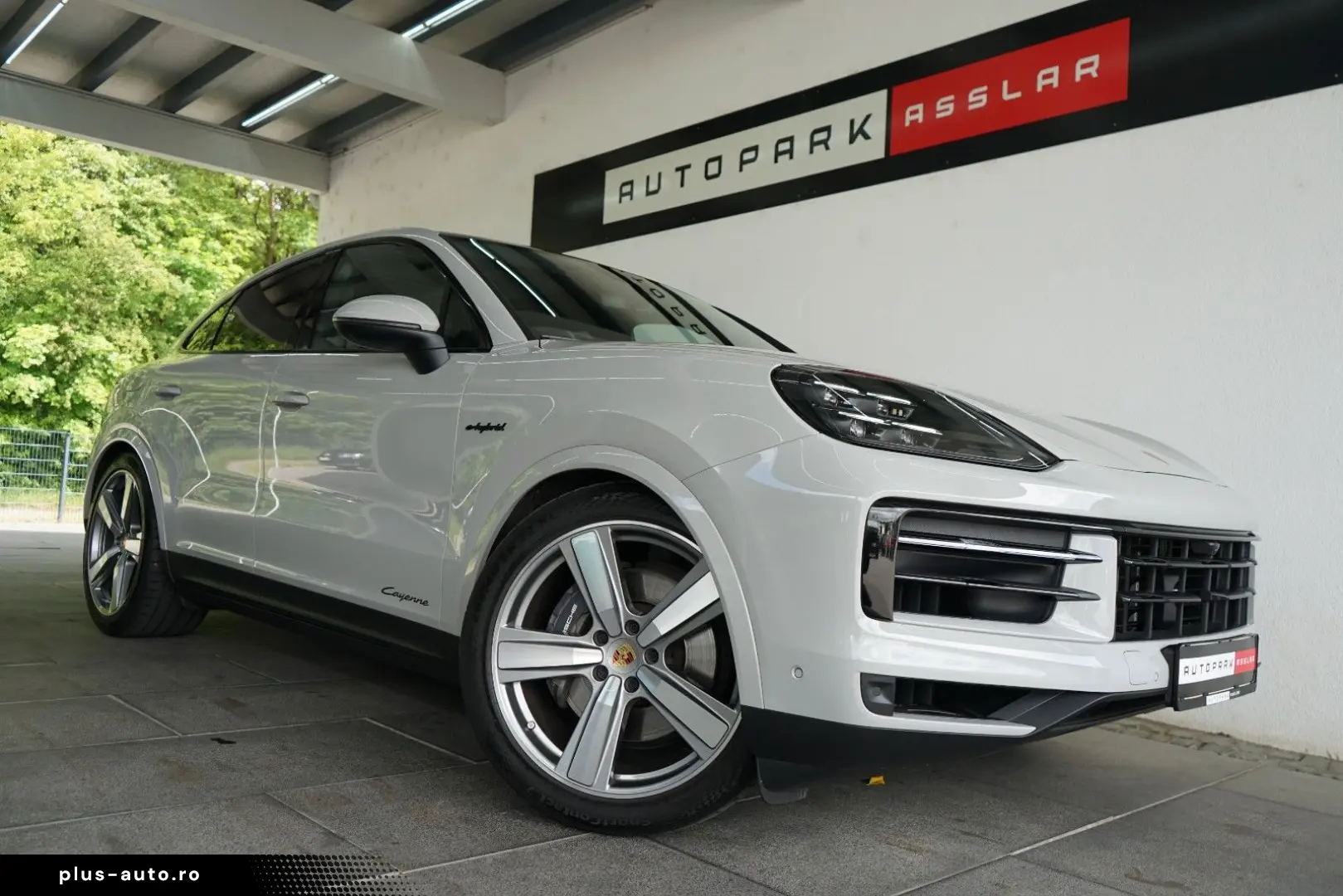 PORSCHE Cayenne Coupe E-Hybrid Kreide MY25 SpAbgas 22z