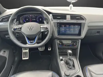 VW Tiguan R 2.0 TSI OPF 4MOT Akrapovic AHK Leder Hu
