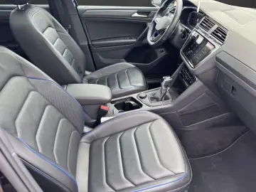 VW Tiguan R 2.0 TSI OPF 4MOT Akrapovic AHK Leder Hu