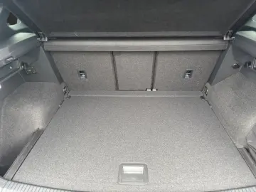 VW Tiguan R 2.0 TSI OPF 4MOT Akrapovic AHK Leder Hu