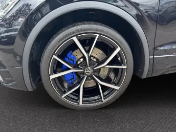 VW Tiguan R 2.0 TSI OPF 4MOT Akrapovic AHK Leder Hu