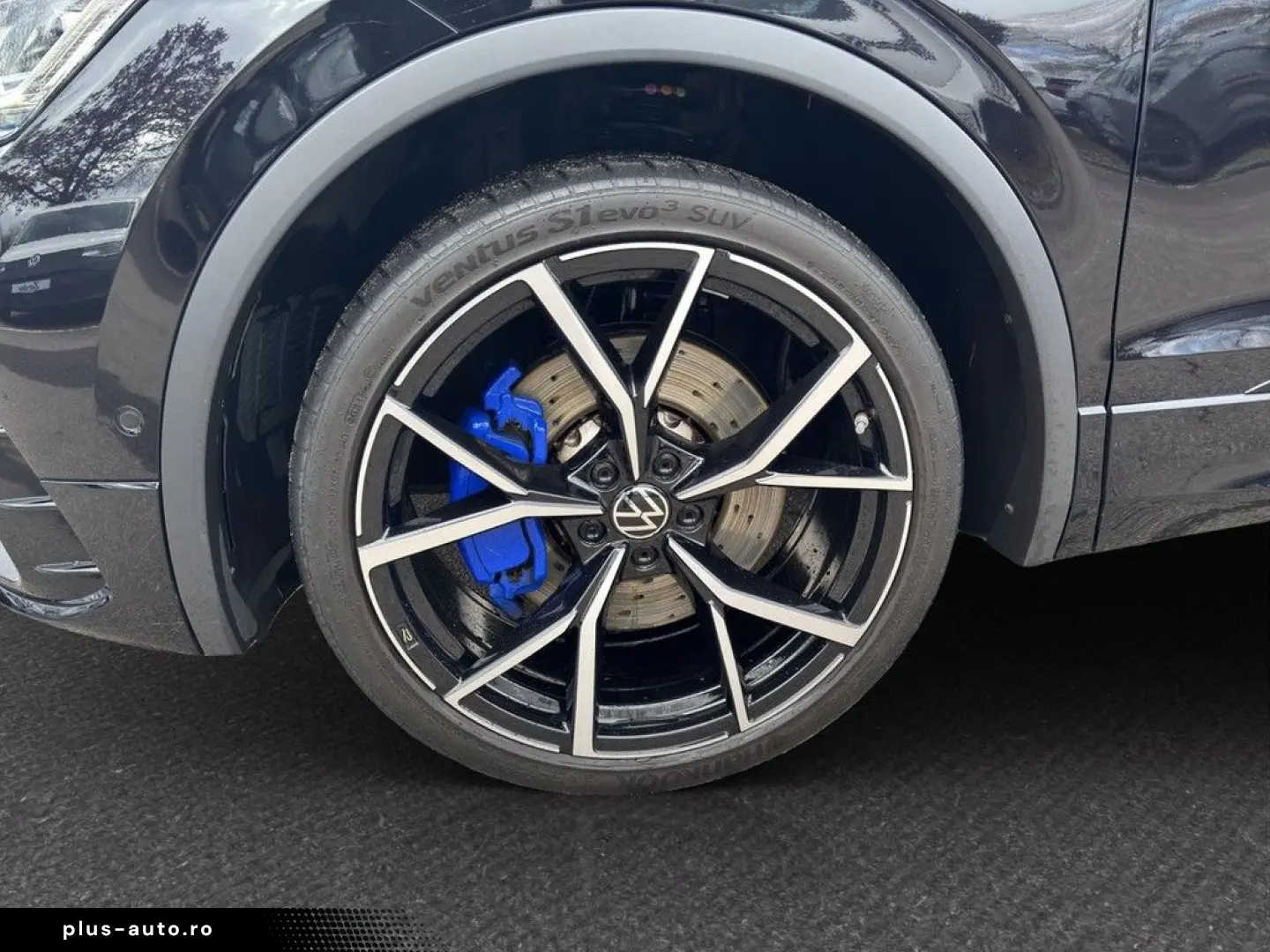 VW Tiguan R 2.0 TSI OPF 4MOT Akrapovic AHK Leder Hu