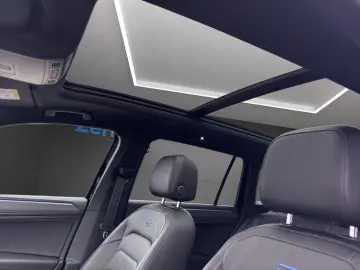 VW Tiguan R 2.0 TSI OPF 4MOT Akrapovic AHK Leder Hu
