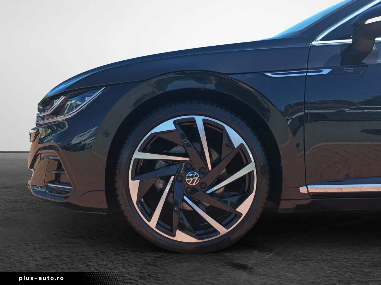 VW Arteon Shooting Brake 2.0 TSI DSG R-Line  HeadUp