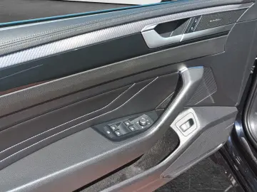 VW Arteon Shooting Brake 2.0 TSI DSG R-Line  HeadUp
