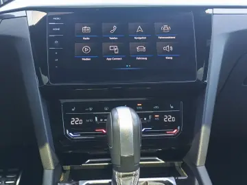 VW Arteon Shooting Brake 2.0 TSI DSG R-Line  HeadUp