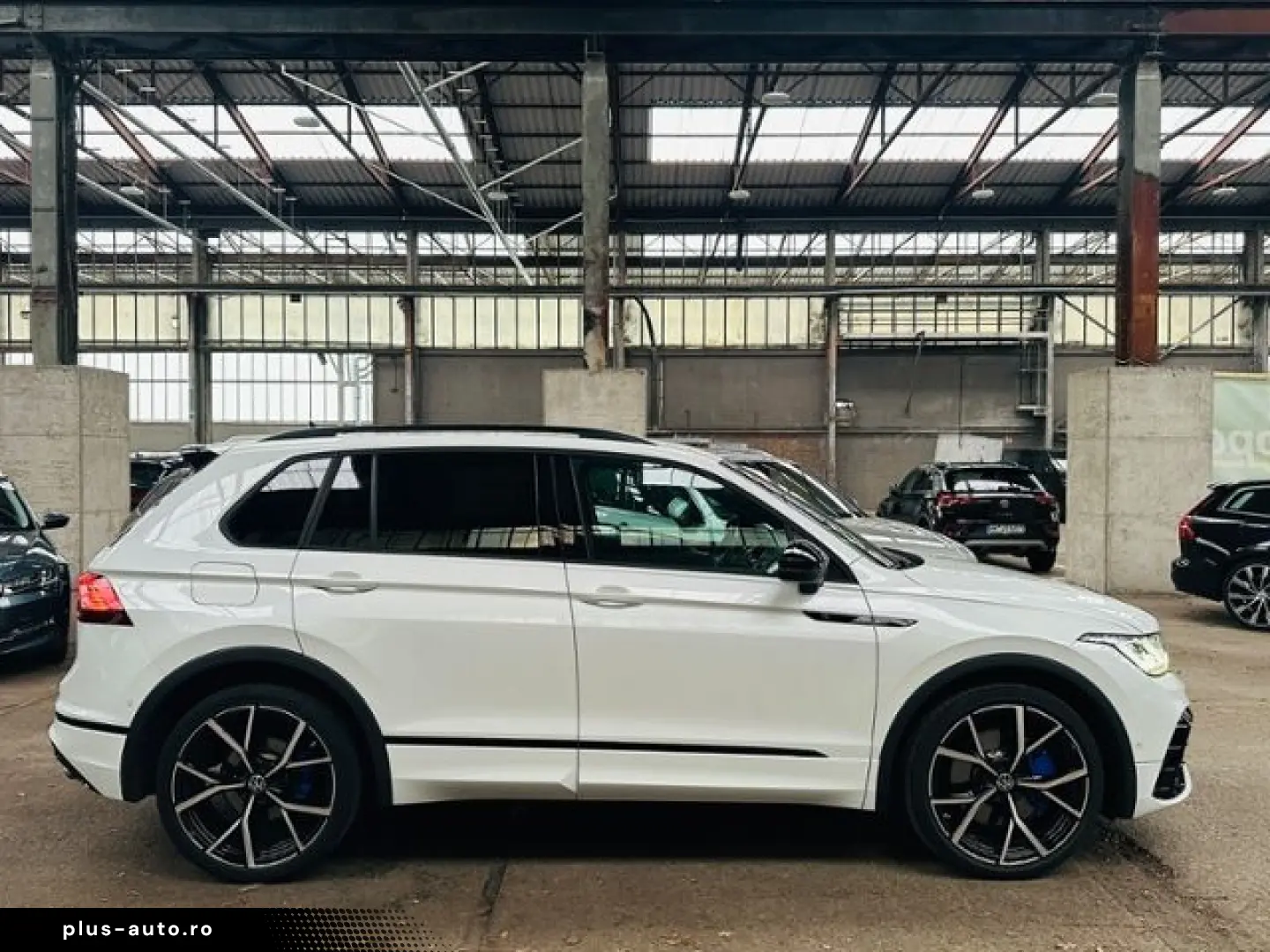 VW Tiguan R TSI DSG 4Motion AHK IQ.LIGHT ACC NAVI P
