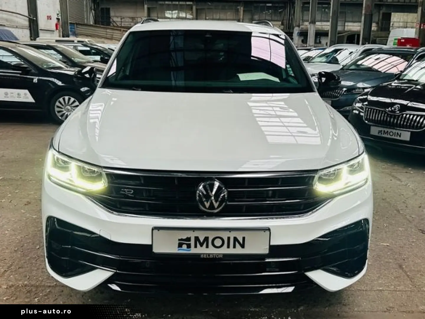 VW Tiguan R TSI DSG 4Motion AHK IQ.LIGHT ACC NAVI P