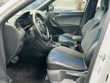 VW Tiguan R TSI DSG 4Motion AHK IQ.LIGHT ACC NAVI P