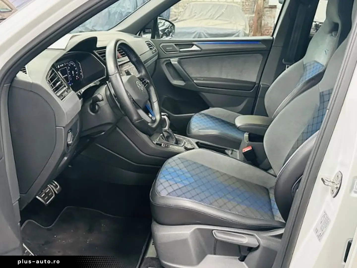 VW Tiguan R TSI DSG 4Motion AHK IQ.LIGHT ACC NAVI P