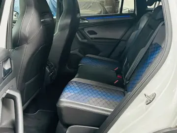 VW Tiguan R TSI DSG 4Motion AHK IQ.LIGHT ACC NAVI P