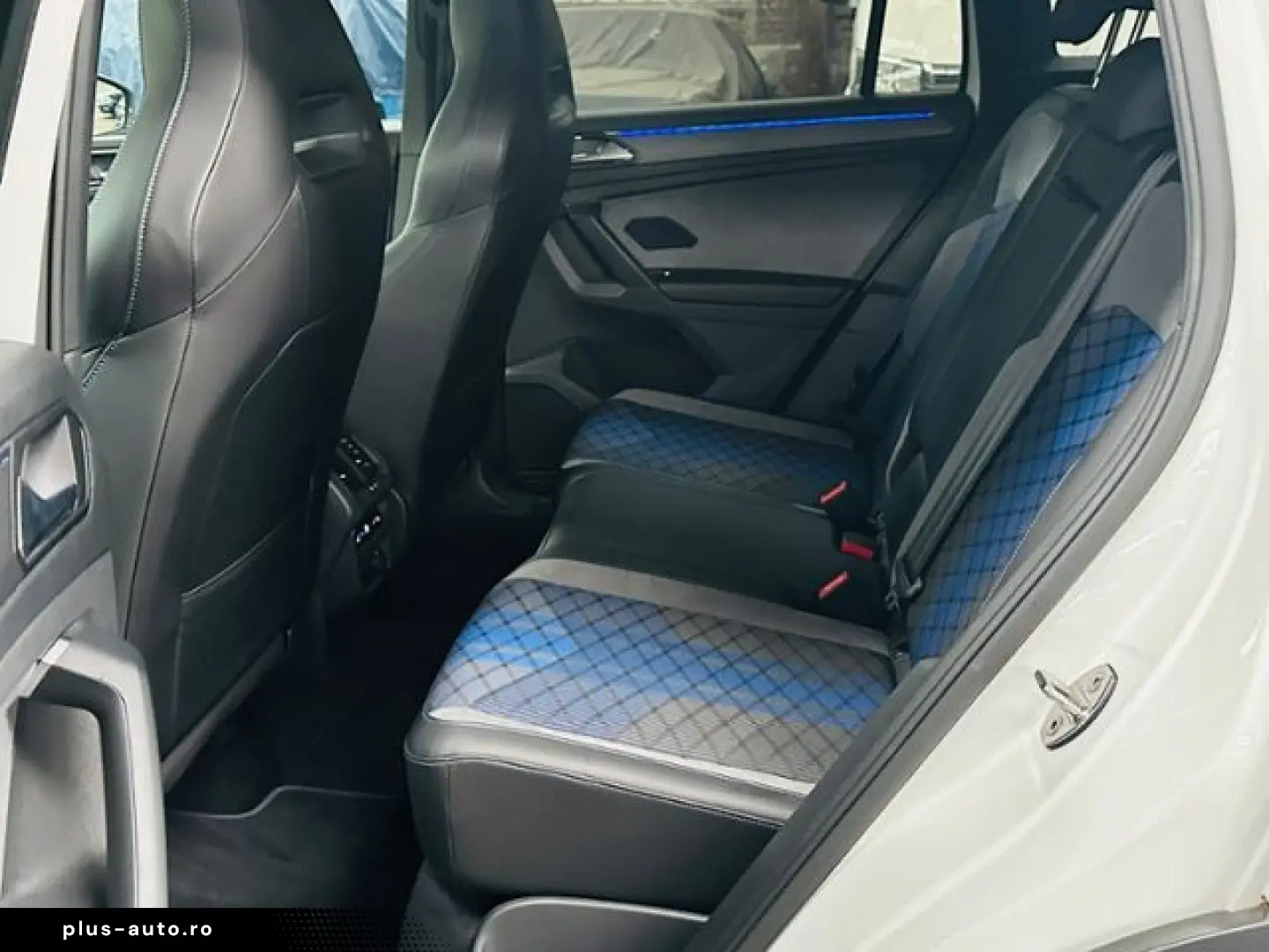 VW Tiguan R TSI DSG 4Motion AHK IQ.LIGHT ACC NAVI P