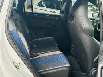 VW Tiguan R TSI DSG 4Motion AHK IQ.LIGHT ACC NAVI P
