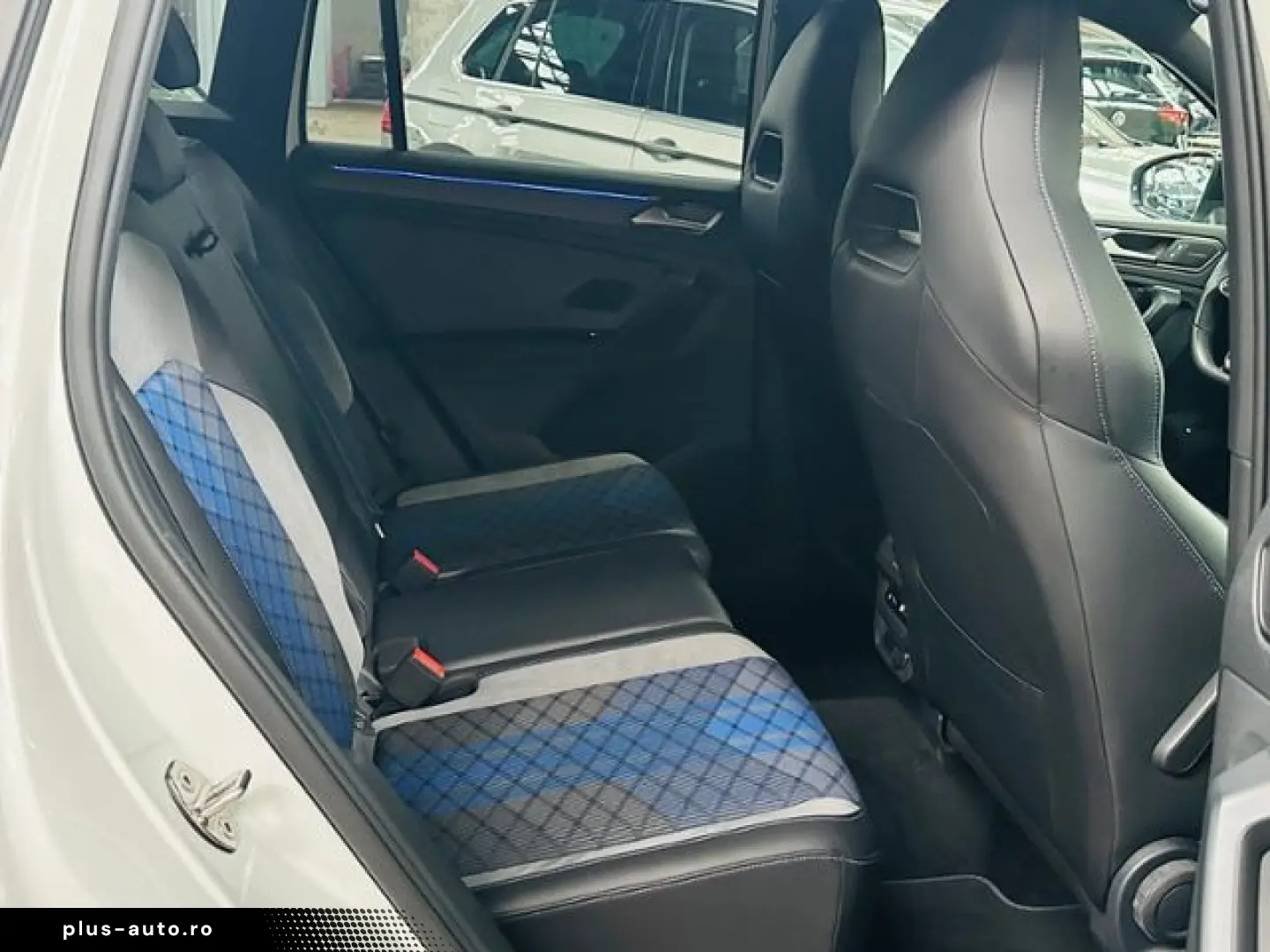VW Tiguan R TSI DSG 4Motion AHK IQ.LIGHT ACC NAVI P