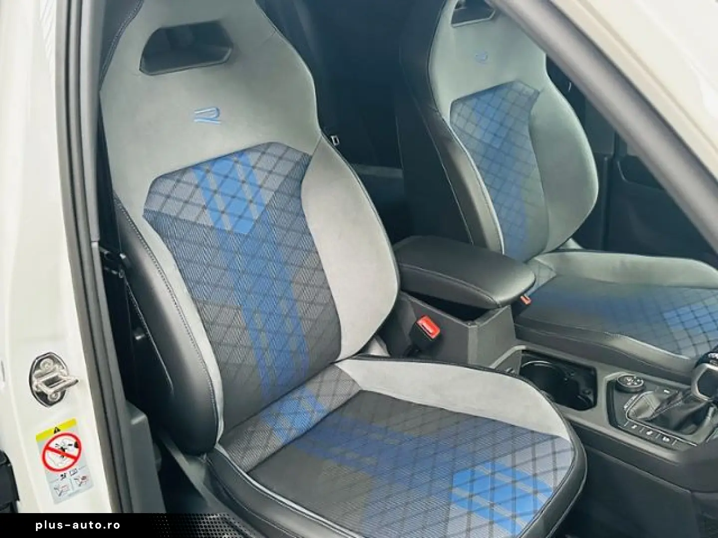 VW Tiguan R TSI DSG 4Motion AHK IQ.LIGHT ACC NAVI P