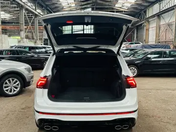 VW Tiguan R TSI DSG 4Motion AHK IQ.LIGHT ACC NAVI P
