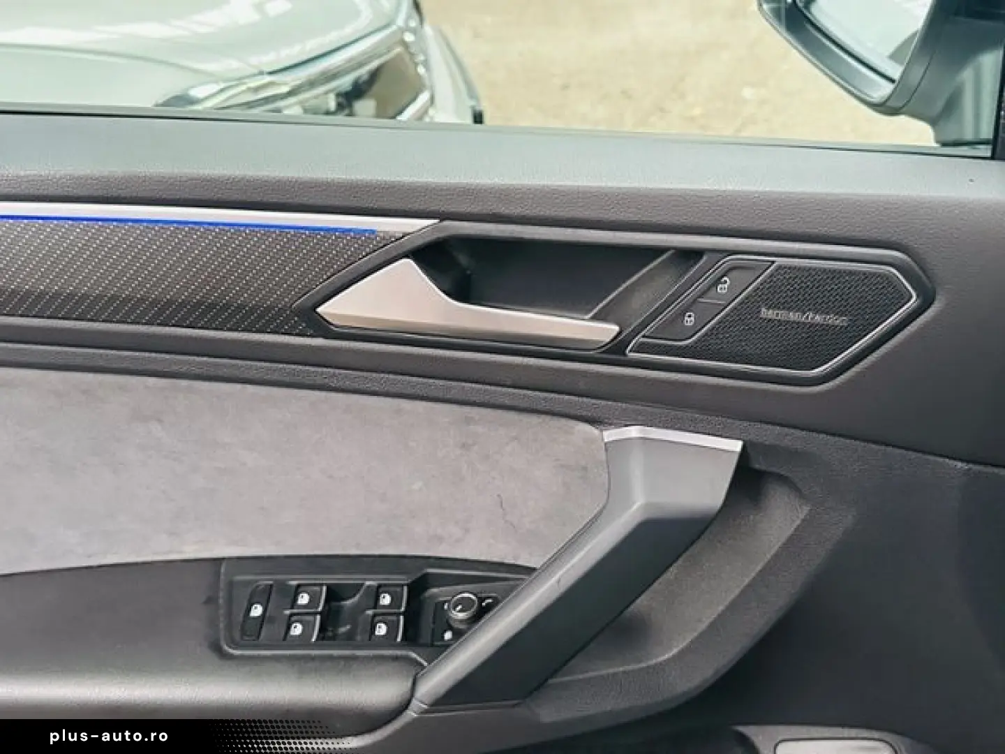 VW Tiguan R TSI DSG 4Motion AHK IQ.LIGHT ACC NAVI P