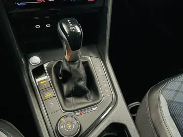 VW Tiguan R TSI DSG 4Motion AHK IQ.LIGHT ACC NAVI P