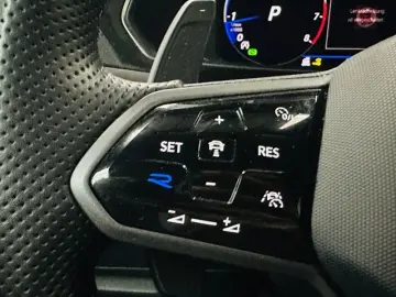 VW Tiguan R TSI DSG 4Motion AHK IQ.LIGHT ACC NAVI P