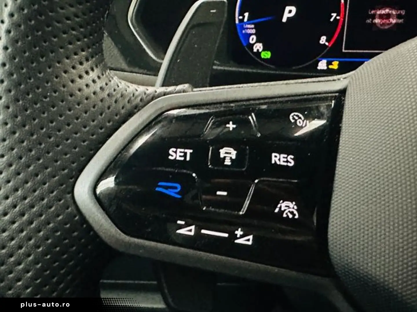 VW Tiguan R TSI DSG 4Motion AHK IQ.LIGHT ACC NAVI P