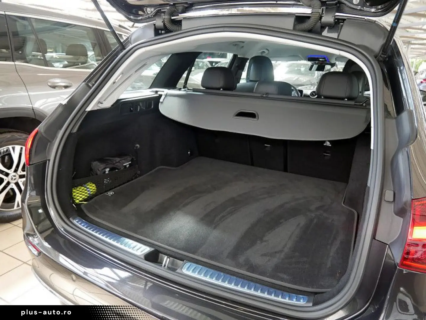 MERCEDES-BENZ C 300 d T AVANTGARDE KAMERA SPUR PDC SHZ