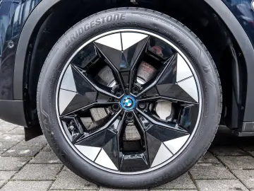 BMW iX3 HUD PANO ACC 360 KAM RFK NAVI Standh. LED