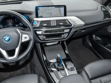 BMW iX3 HUD PANO ACC 360 KAM RFK NAVI Standh. LED