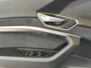 AUDI e-tron Sportback 55 quattro basis