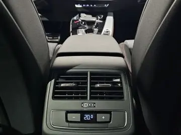 AUDI A4 40 TFSI S Line Compet. Pano Kameras AHK 19&a…
