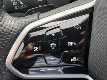 VW Arteon Shootingbrake 2.0 TDI R-Line Navi