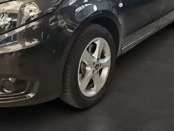 MERCEDES-BENZ Vito 119 Tourer PRO lang 4x4 STHZ Flüg…