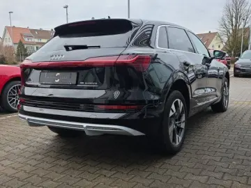 AUDI e-tron 55 quattro S line Navi Matrix Kamera Lede