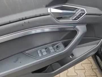 AUDI e-tron 55 quattro S line Navi Matrix Kamera Lede