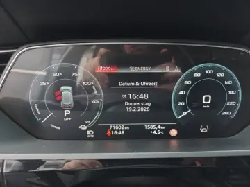 AUDI e-tron 55 quattro S line Navi Matrix Kamera Lede