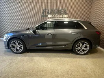 AUDI e-tron 50 quattro S line 71kWh Matrix Navi Sound