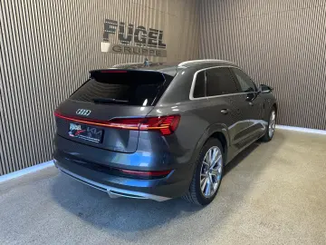 AUDI e-tron 50 quattro S line 71kWh Matrix Navi Sound